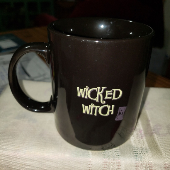 Wizard of Oz Wicked Witch Mug by Vandor Gifts - Picture 3 of 6